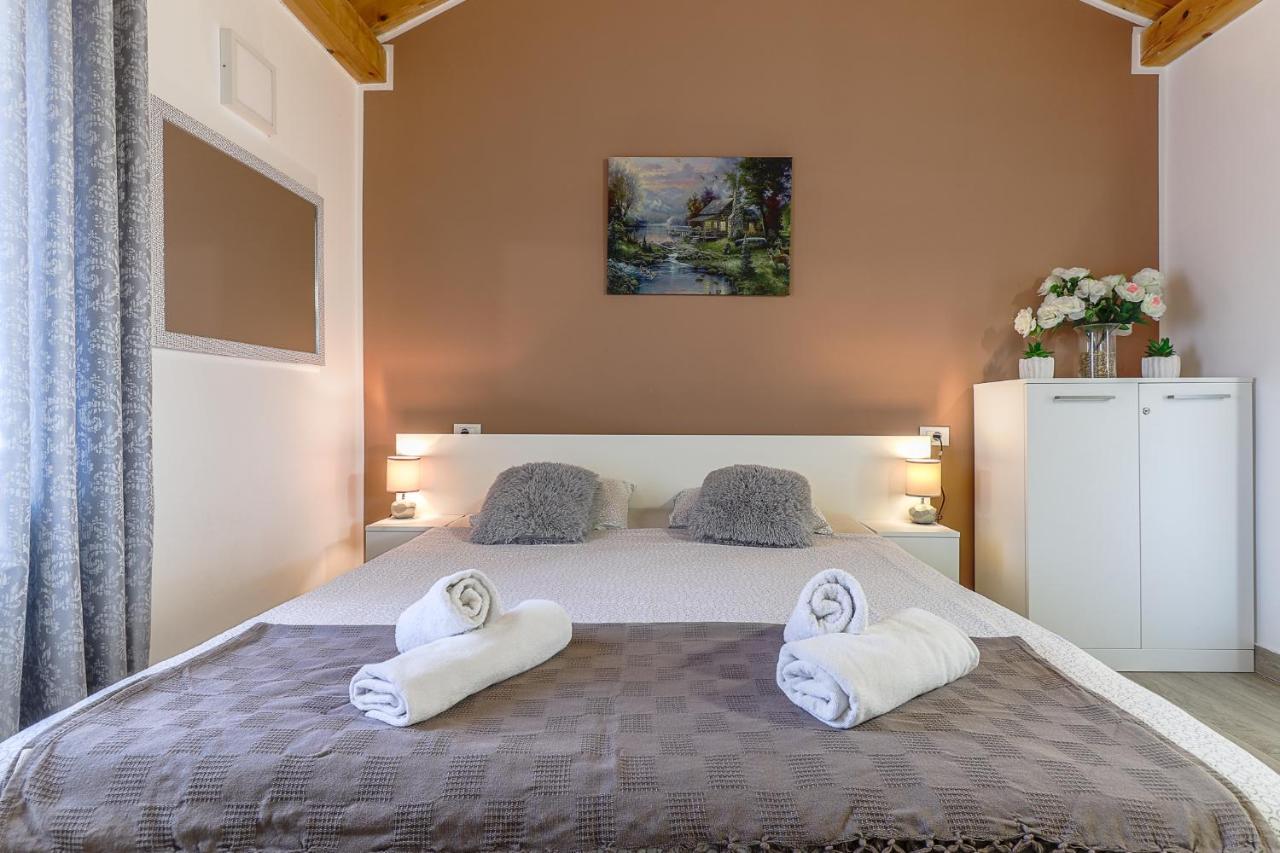Apartman Juraj i Matej Orsera Esterno foto