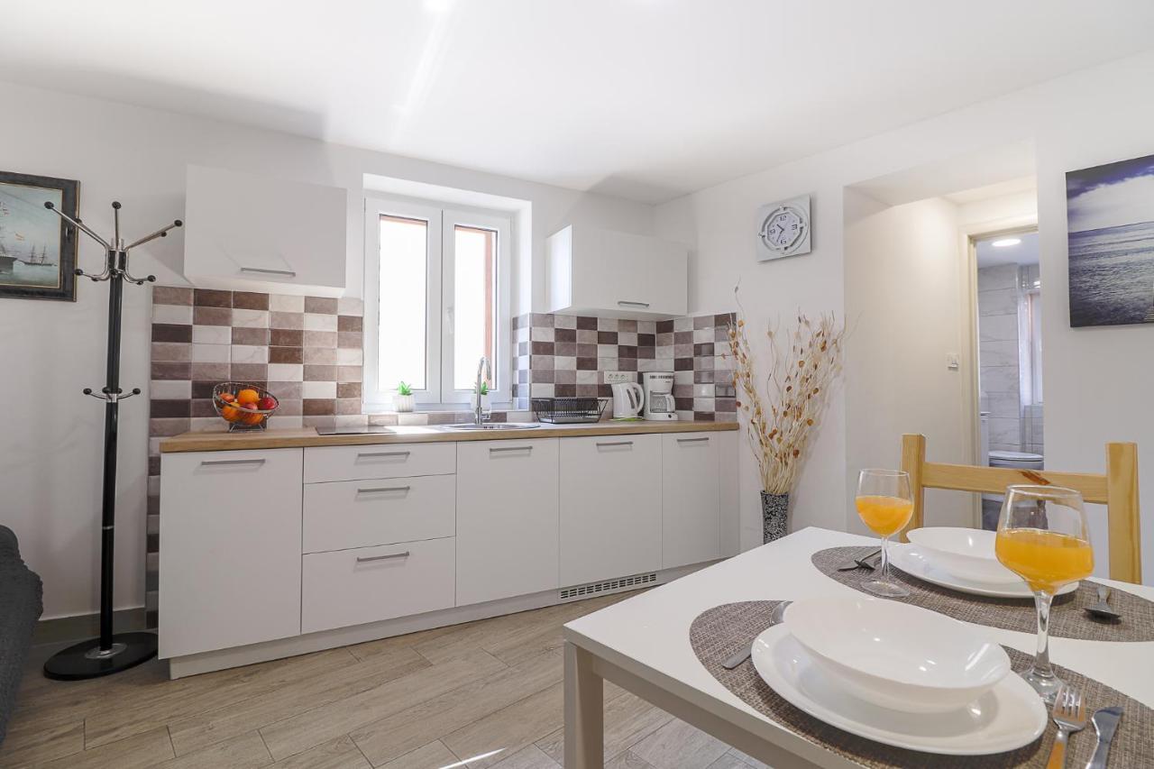 Apartman Juraj i Matej Orsera Esterno foto