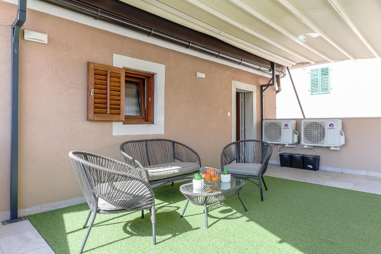 Apartman Juraj i Matej Orsera Esterno foto