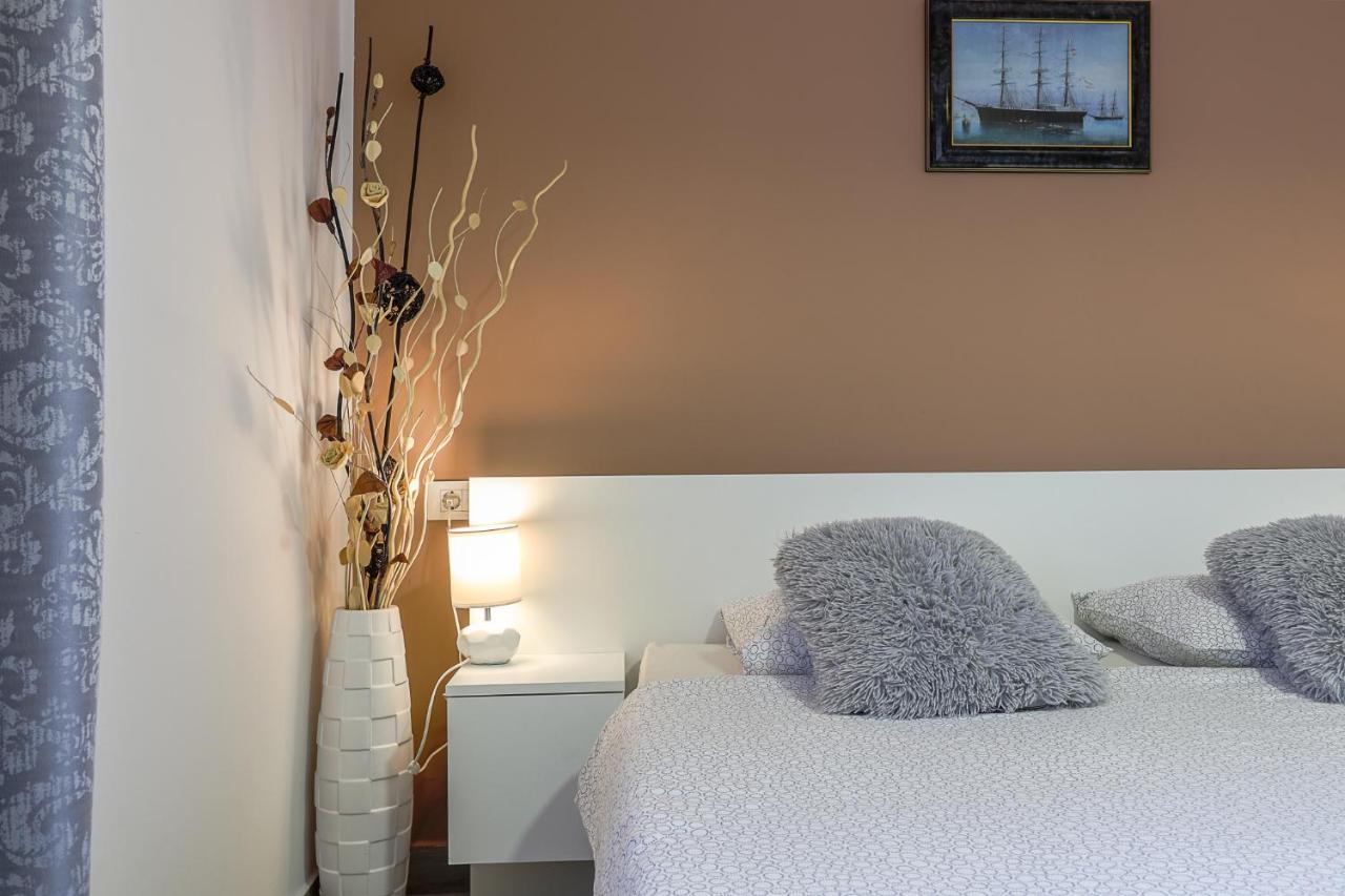 Apartman Juraj i Matej Orsera Esterno foto
